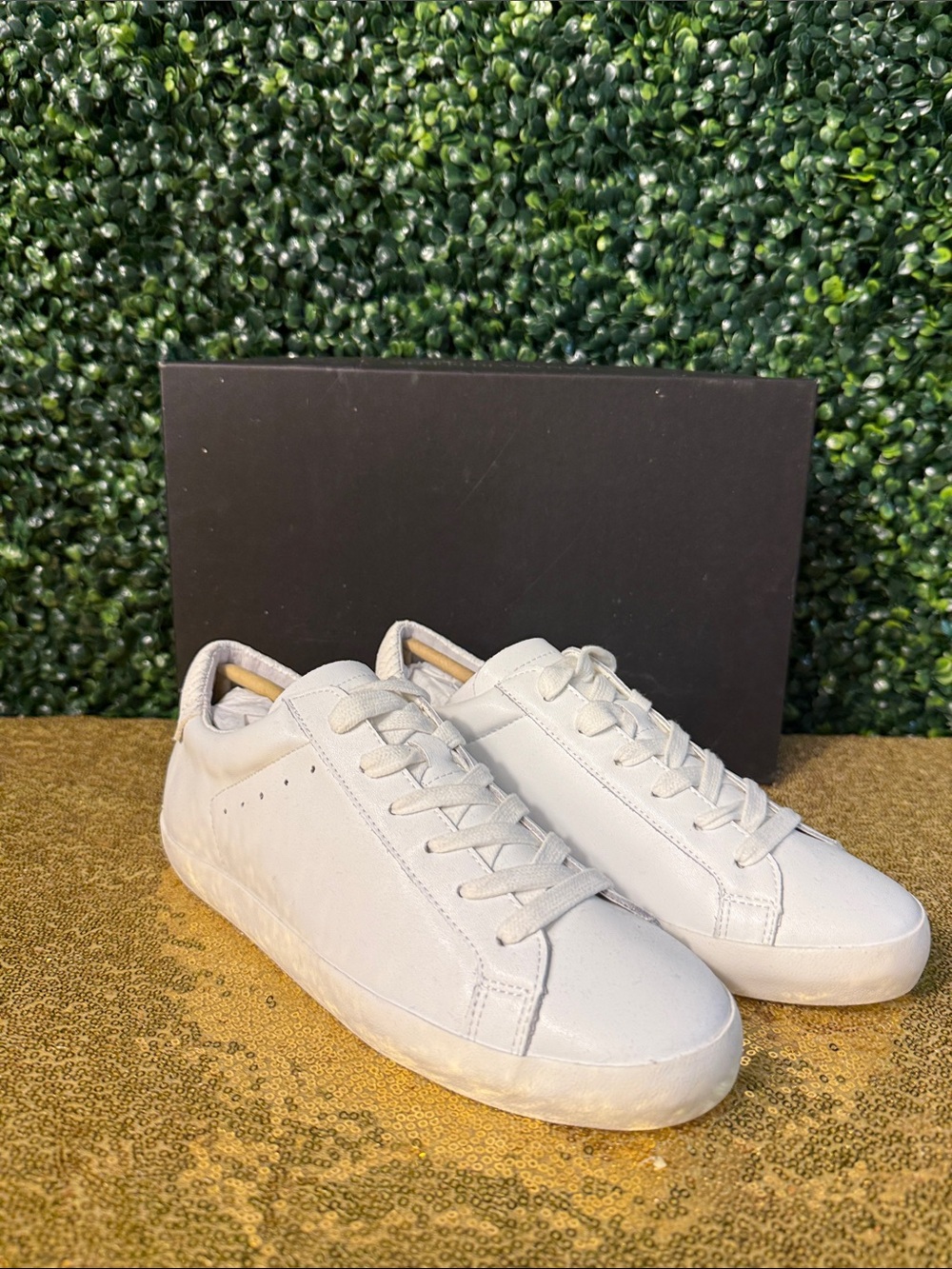 Banana Republic White Low-Top Leather Sneakers